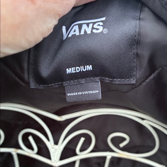 Vans Women's Black Puffer Jacket new without tag - Picture 3 of 8